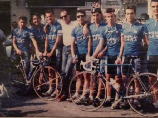 Equipo ‘Muebles Lara’ de juveniles – 1990