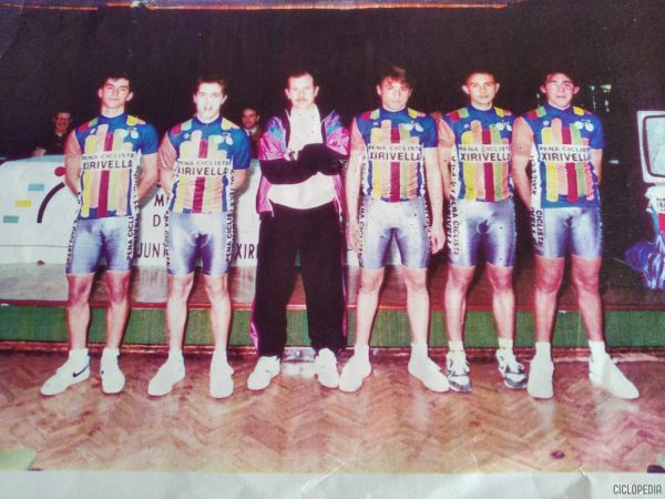 Foto del equipo juvenil de 2°año de la Peña ciclista XIRIVELLA (Valencia) – 1992
