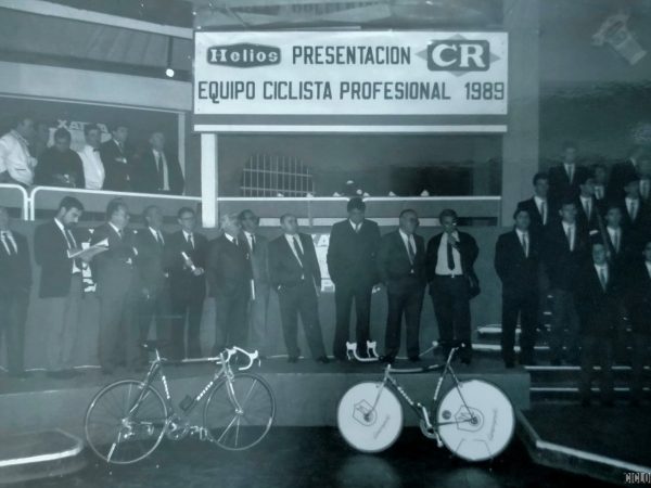 Presentación del equipo profesional Colchones CR en Xàtiva (Valencia) de 1989